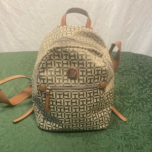 TOMMY HILFIGER  BACK PACK ADJUSTABLE STRAPS